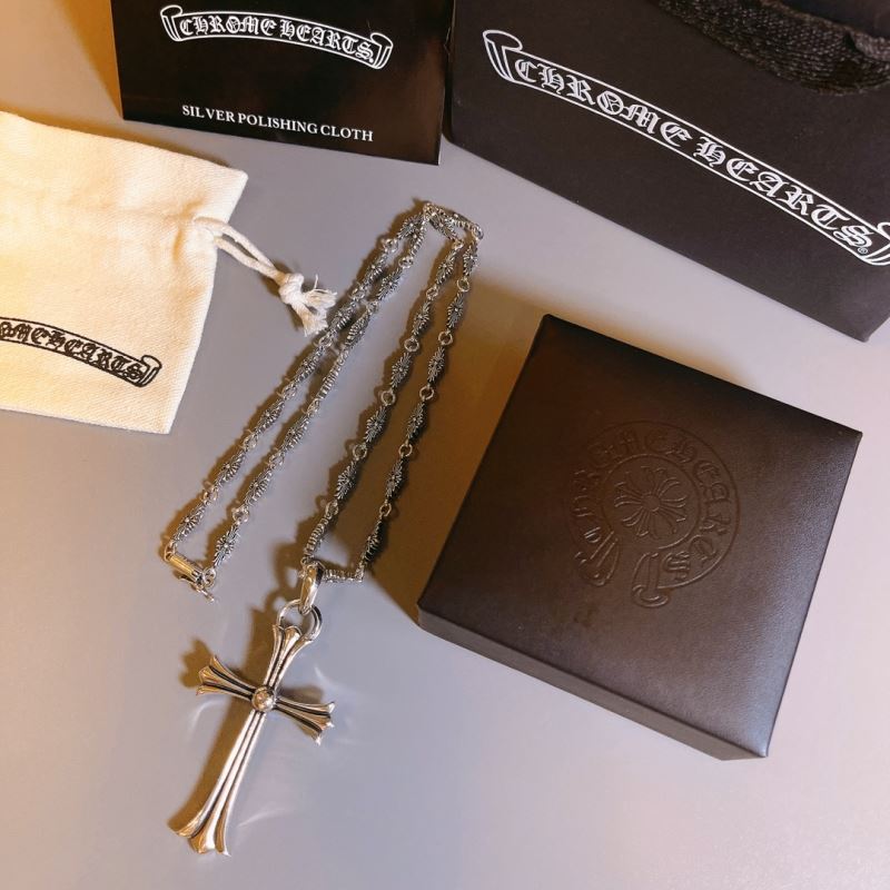 Ch*0me He**ts necklaces